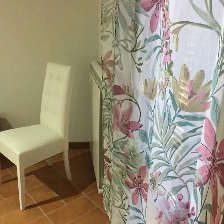 Via G Mameli 94 Apartman