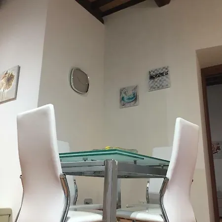 Via G Mameli 94 Apartman *